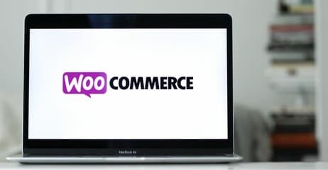 Image d'un ordinateur sur lequel est lancé WooCommerce