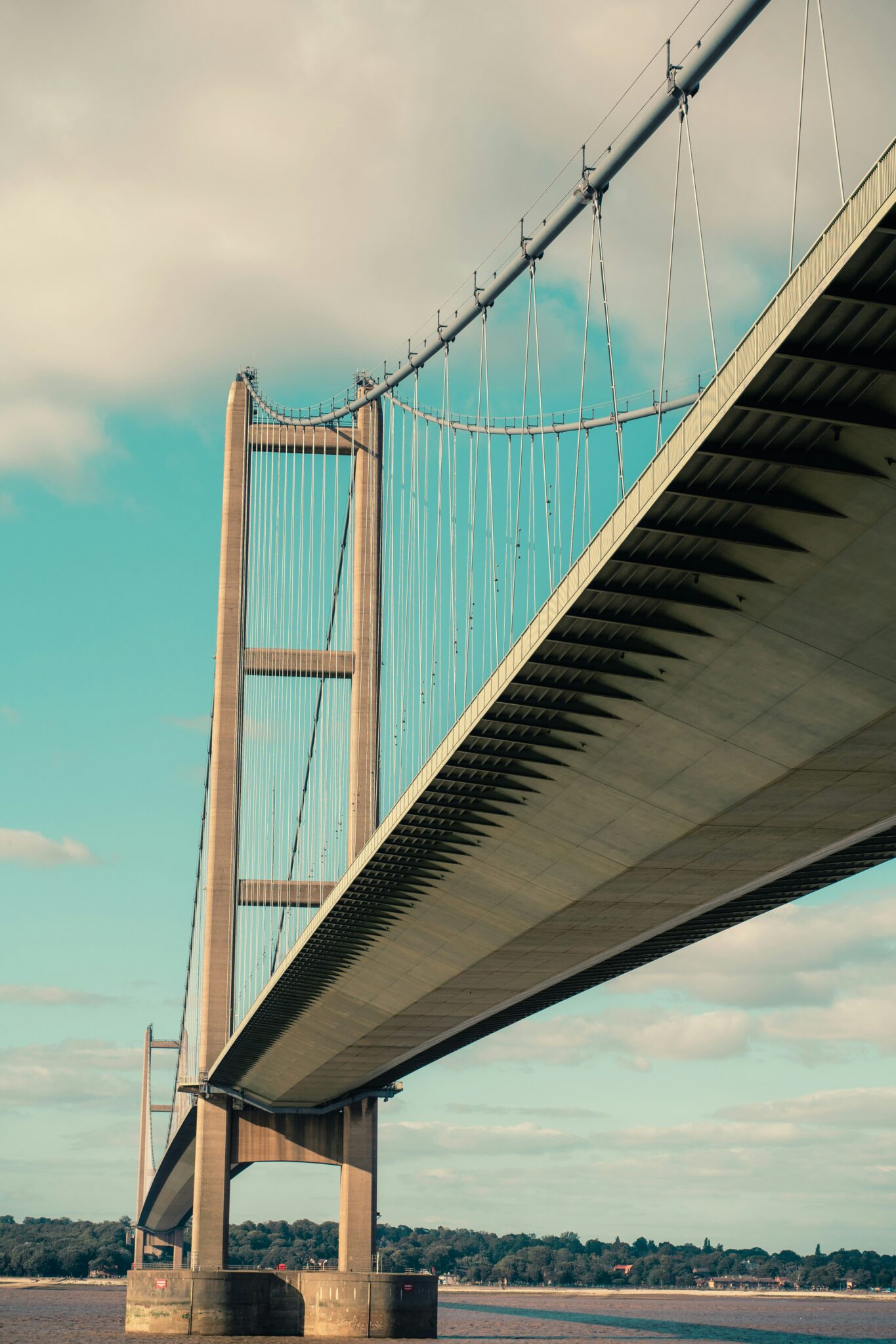 Hull bridge